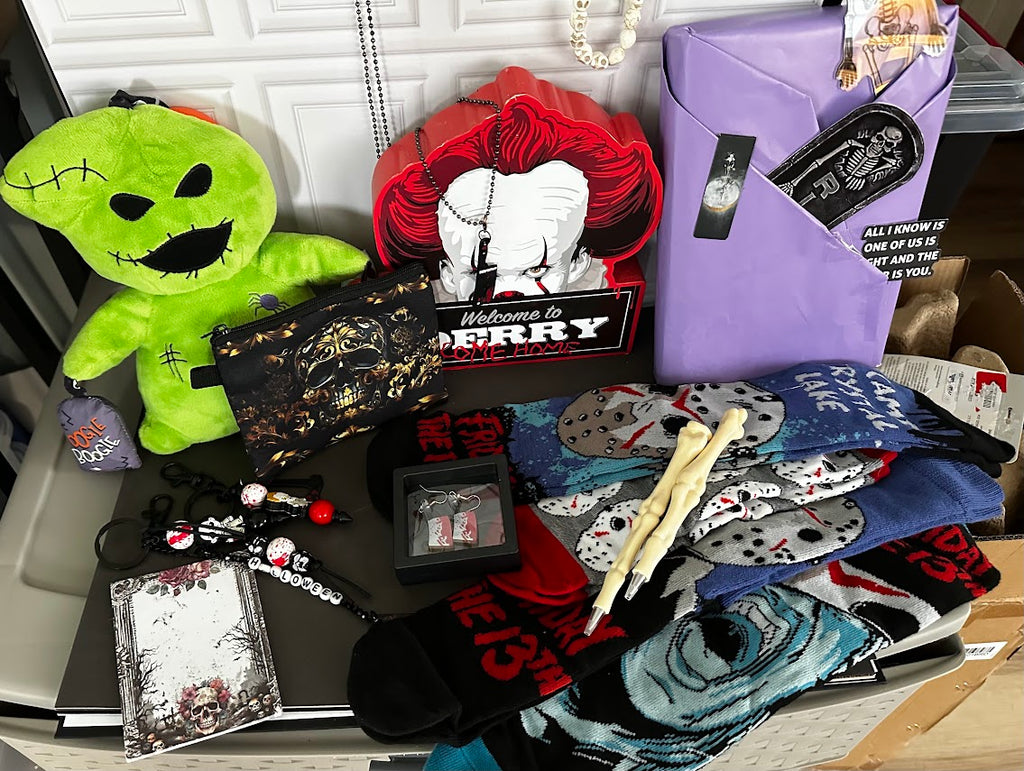 Horror Boo Basket – Blind Date with a Gothic Book & Spooky Goodies
