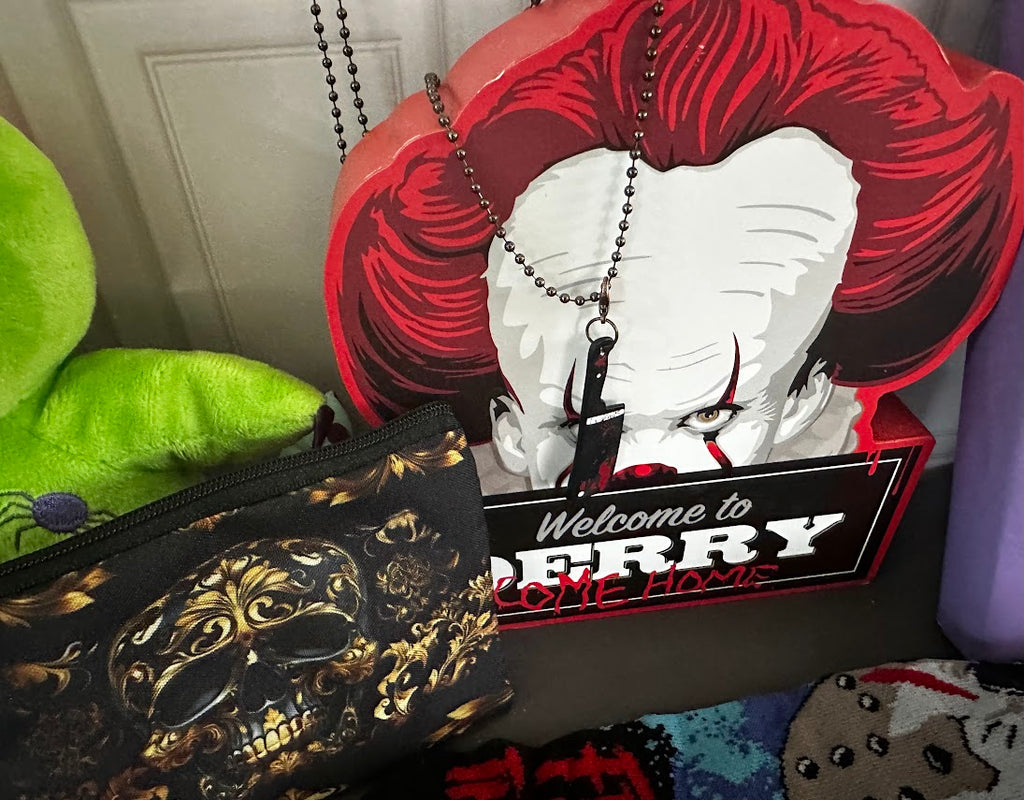 Horror Boo Basket – Blind Date with a Gothic Book & Spooky Goodies