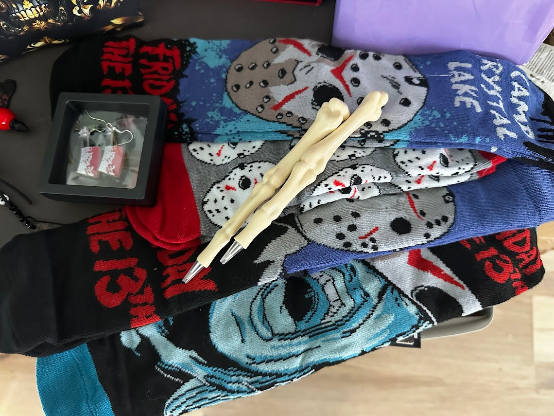 Horror Boo Basket – Blind Date with a Gothic Book & Spooky Goodies