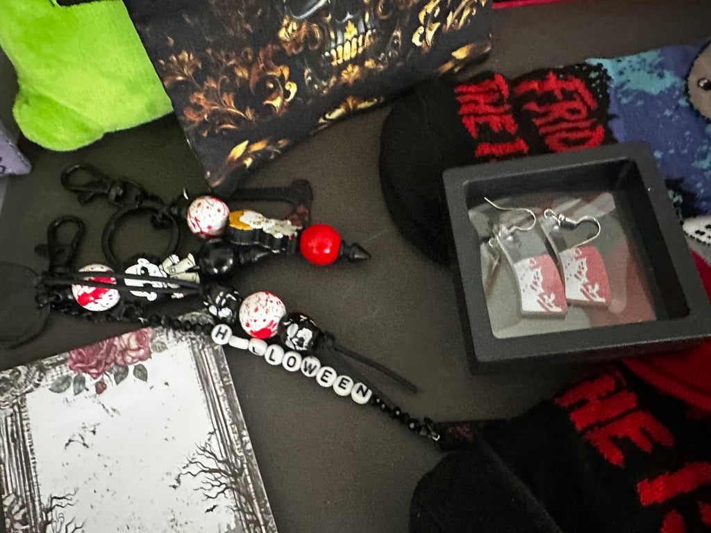 Horror Boo Basket – Blind Date with a Gothic Book & Spooky Goodies